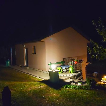 普卢日内 Privatni Smjestaj "Mratinje"旅馆 外观 照片