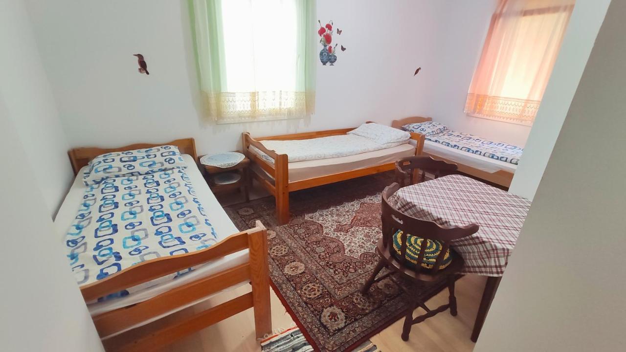 普卢日内 Privatni Smjestaj "Mratinje"旅馆 外观 照片